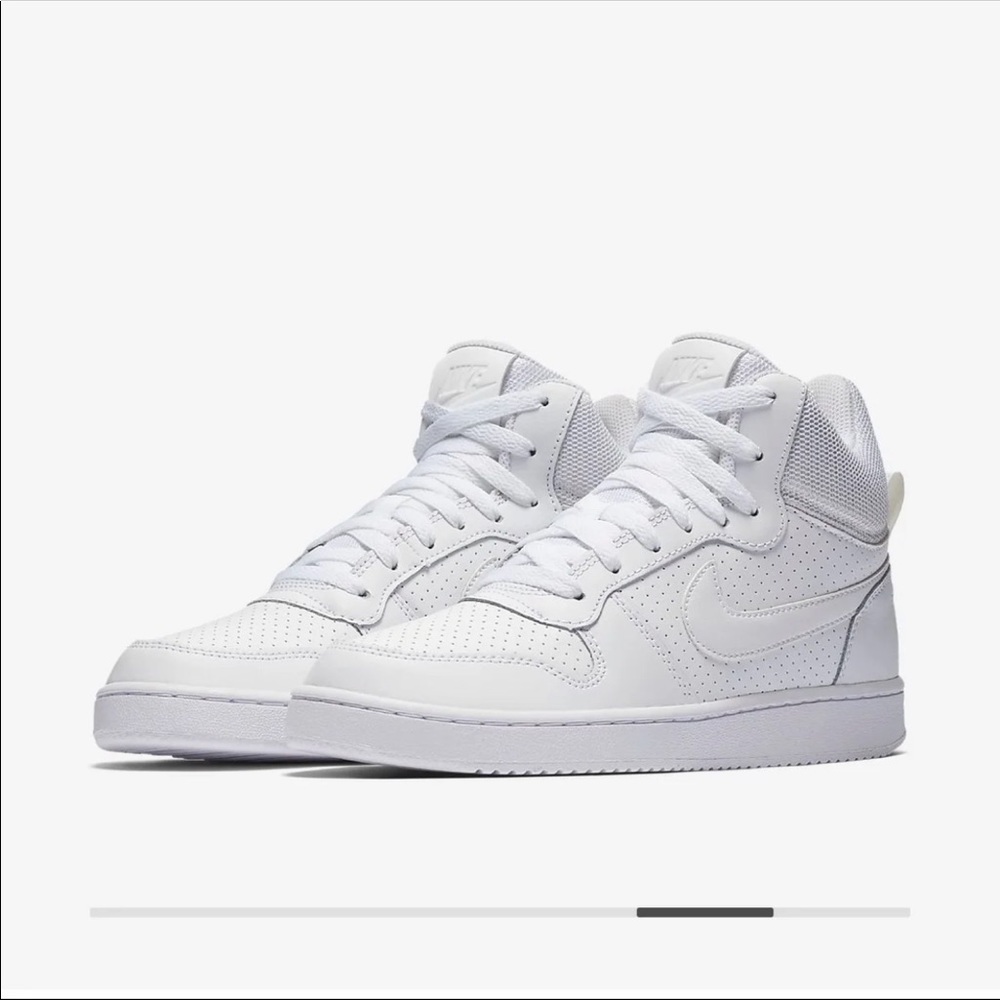 Nike Court Borough Mid